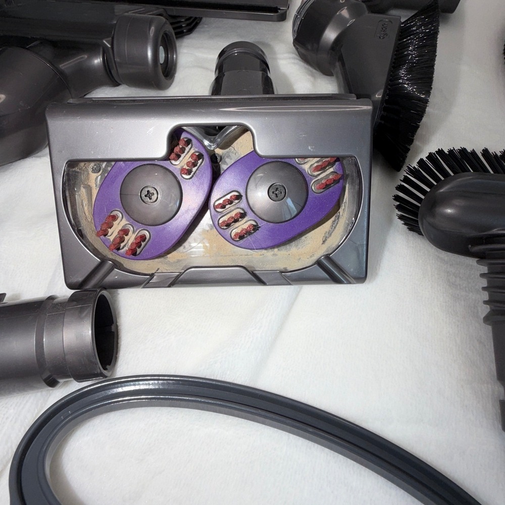 Genuine Dyson Vacuum Attachment Tool Lot (9 pcs) - Tangle-Free Turbine and more - Picture 4 of 5